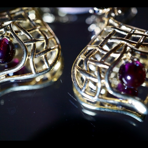 Pyrope Garnet with Amethyst Vermeil Earrings - Picture 10 of 11